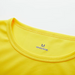 Col du t-shirt sport jaune, taille M, matière 100% polyester respirant, finition douce et confortable pour running et fitness