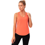 Débardeur sport femme orange vu de face, coupe athlétique et tissu léger anti-transpirant
