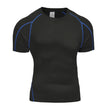 T-shirt de course homme UltraDry™ noir avec coutures bleues – respirant, léger, tissu technique à séchage rapide, idéal pour running, fitness et entraînement intensif.