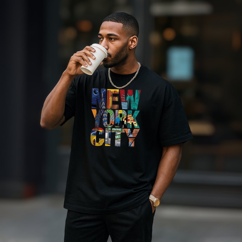Homme portant un t-shirt NEW YORK CITY noir – coupe oversize, style de rue moderne