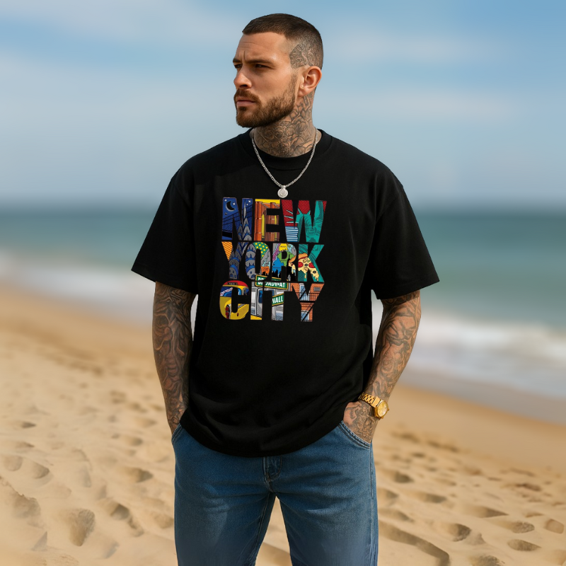 T-shirt noir NEW YORK CITY pour homme – porté en bord de mer, style streetwear détendu