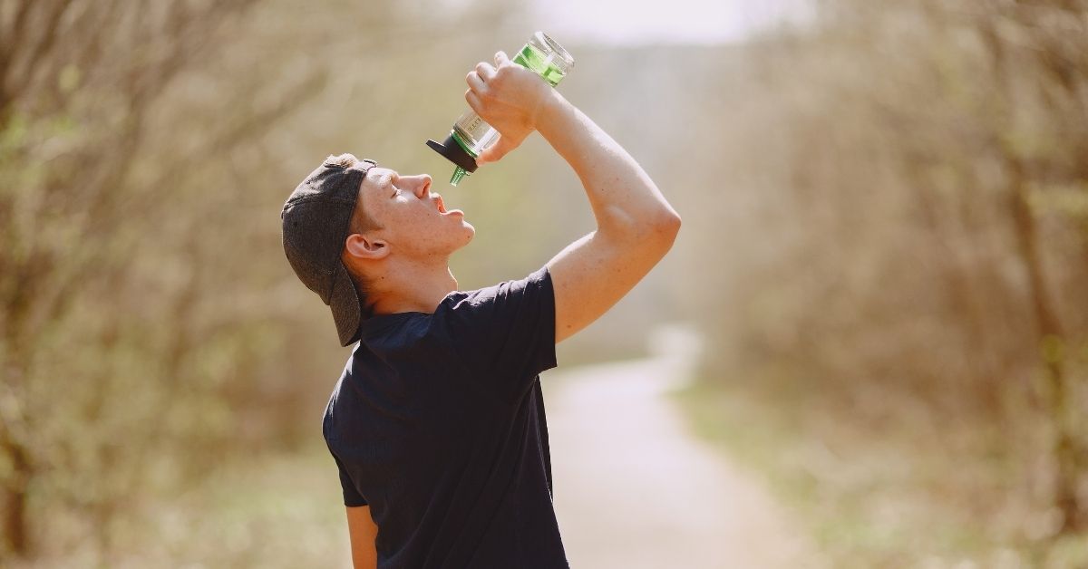 Combien d’eau boire par jour quand on court régulièrement ?