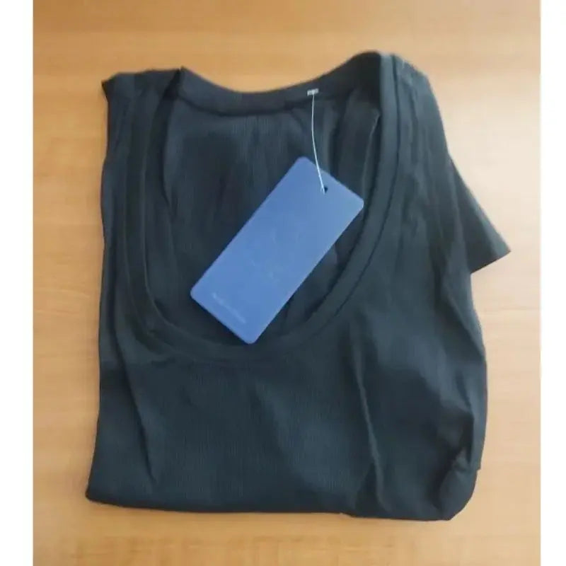 Débardeur sport femme noir respirant - photo réelle cliente - tissu léger