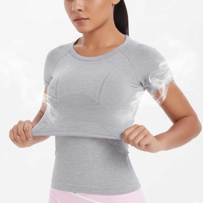 La matière technique évacue la transpiration et garde la peau au sec, même quand l’effort s’intensifie. Parfait pour les entraînements en salle comme en extérieur, plusieurs fois par semaine.