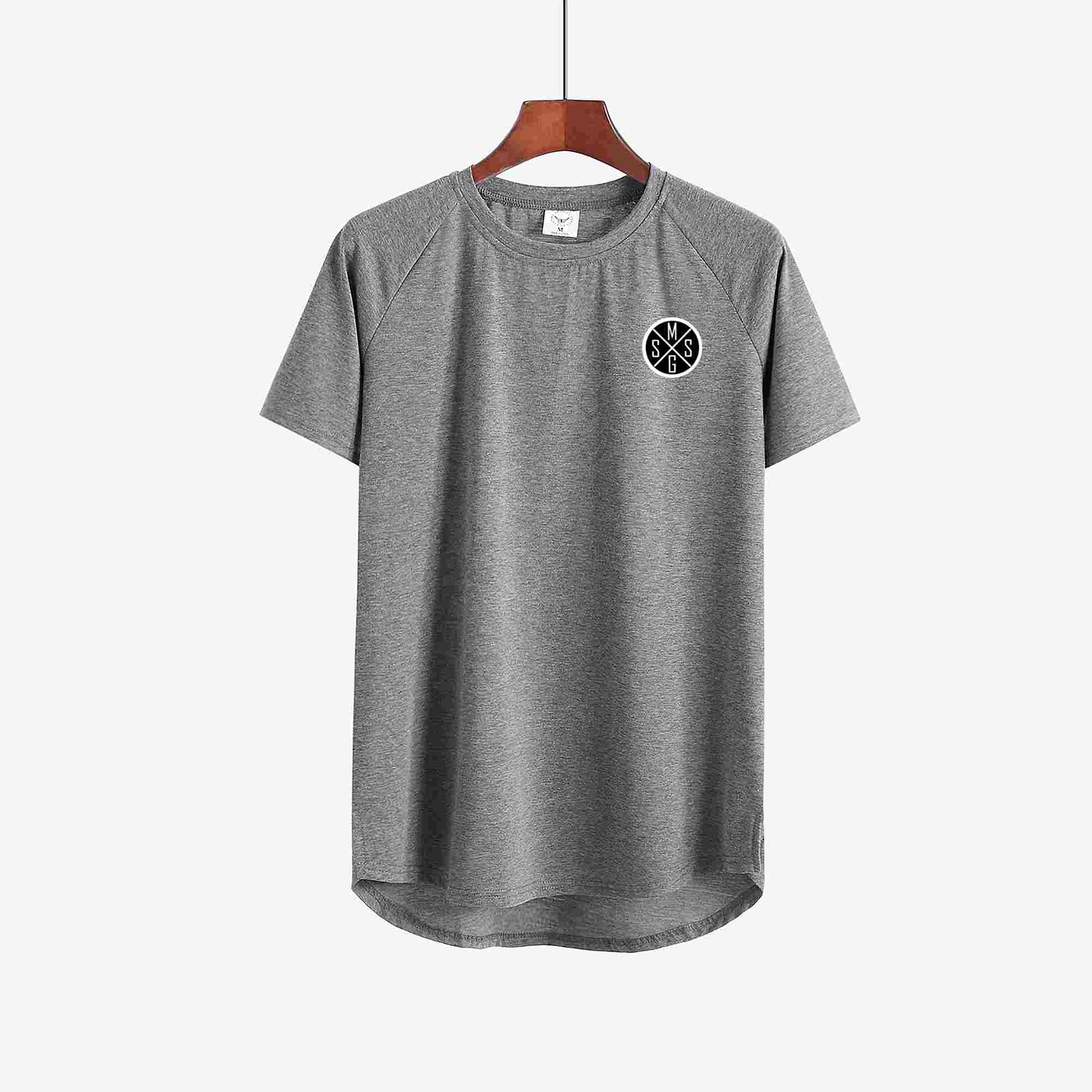 T-shirt de sport homme gris chiné conçu pour l’entraînement, la musculation et le fitness.
Matière respirante, légère et à séchage rapide pour rester à l’aise pendant l’effort.
Coupe moderne offrant une liberté de mouvement optimale, idéal en salle comme en extérieur.