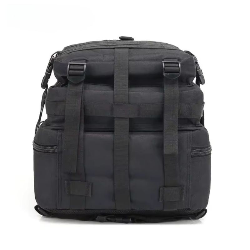 Base renforcée du sac à dos tactique 45L avec sangles et renforts pour stabilité et transport d’équipement randonnée outdoor