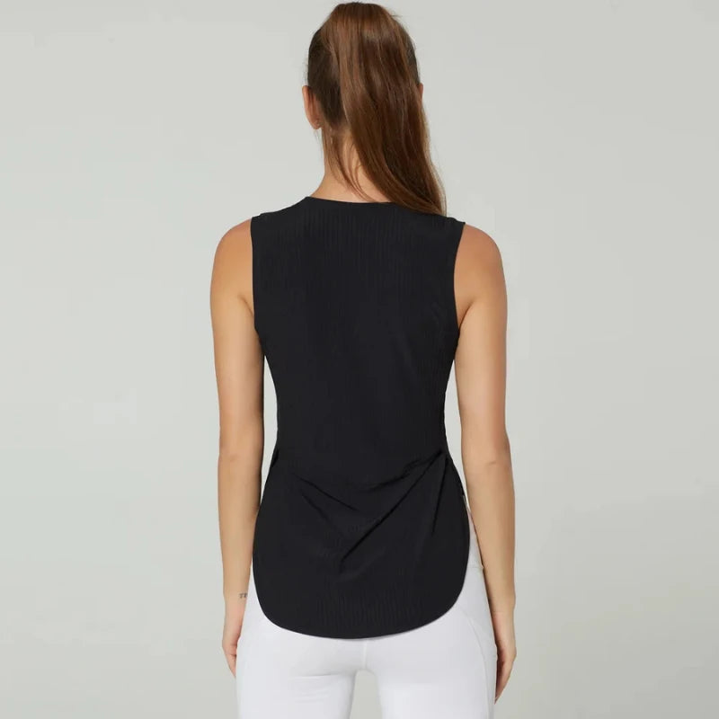 Débardeur de sport femme noir respirant, vue arrière complète, idéal pour le running, le fitness et les entraînements intensifs