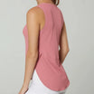 Débardeur de sport femme rose respirant, vue de côté avec détails sur la fente latérale, idéal pour le fitness, le yoga et la course