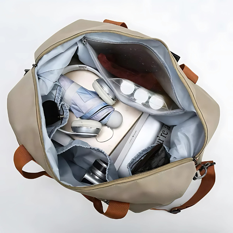 Intérieur sac de sport homme femme avec rangements et compartiments pour vêtements, accessoires fitness et affaires de sport