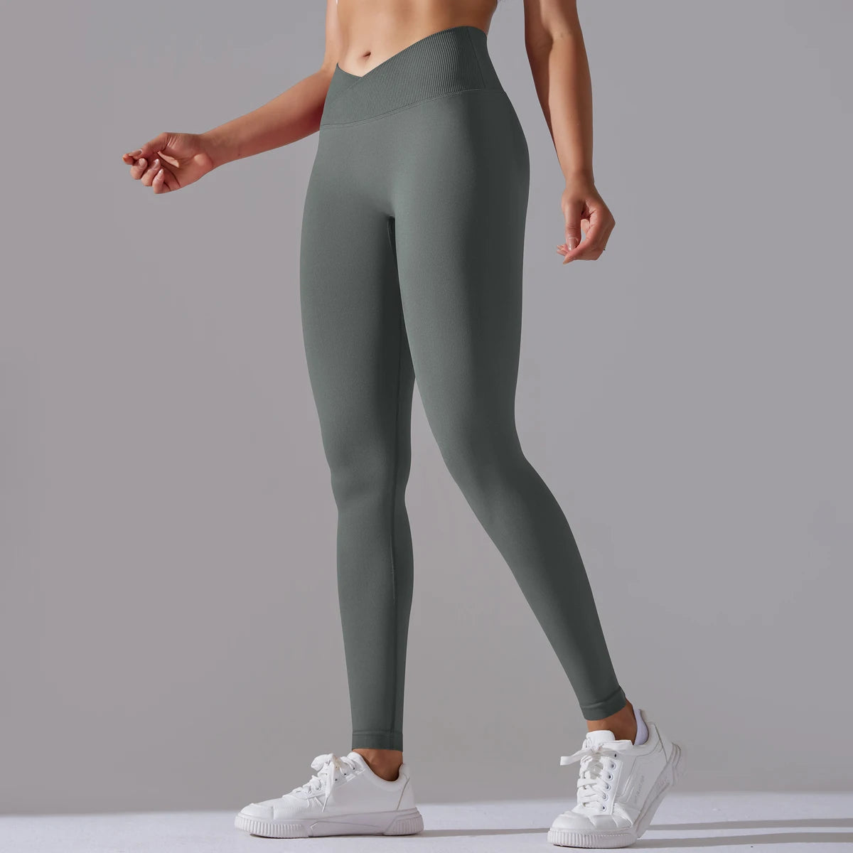 Legging de sport femme vert sauge foncé coupe gainante pour yoga et fitness
