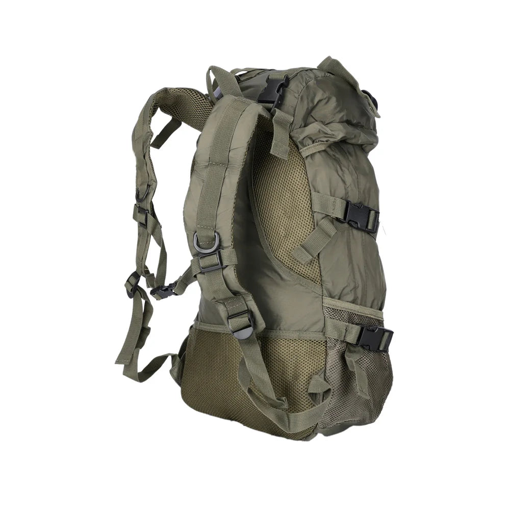 Sac à dos sport tactique 30-40L vue arrière avec bretelles ajustables et dos respirant pour randonnée et trekking