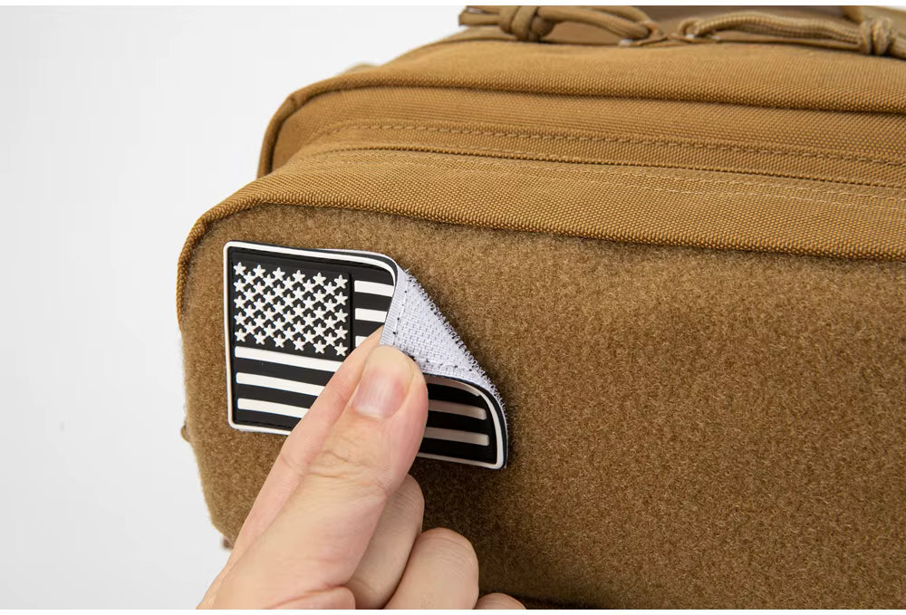 Détail sac à dos sport avec patch velcro amovible pour personnalisation, sac tactique fitness randonnée