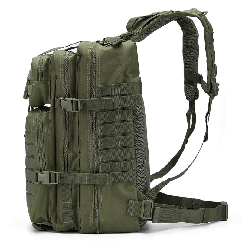 Sac à dos tactique 45L vue latérale avec système MOLLE nombreuses poches et sangles pour randonnée trekking outdoor