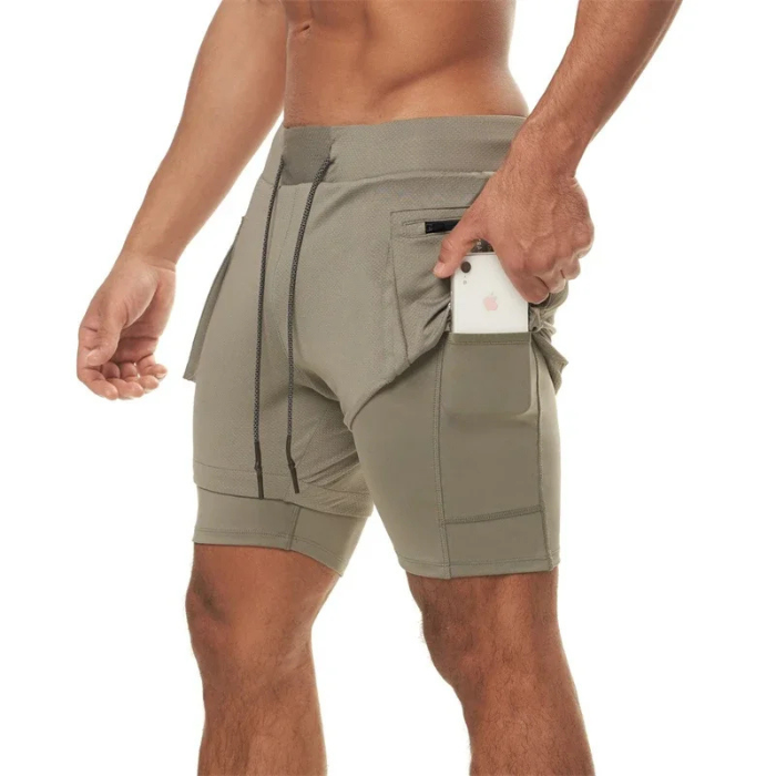 Détail du short sport ECET en action, poche latérale avec smartphone – confort et accessibilité.