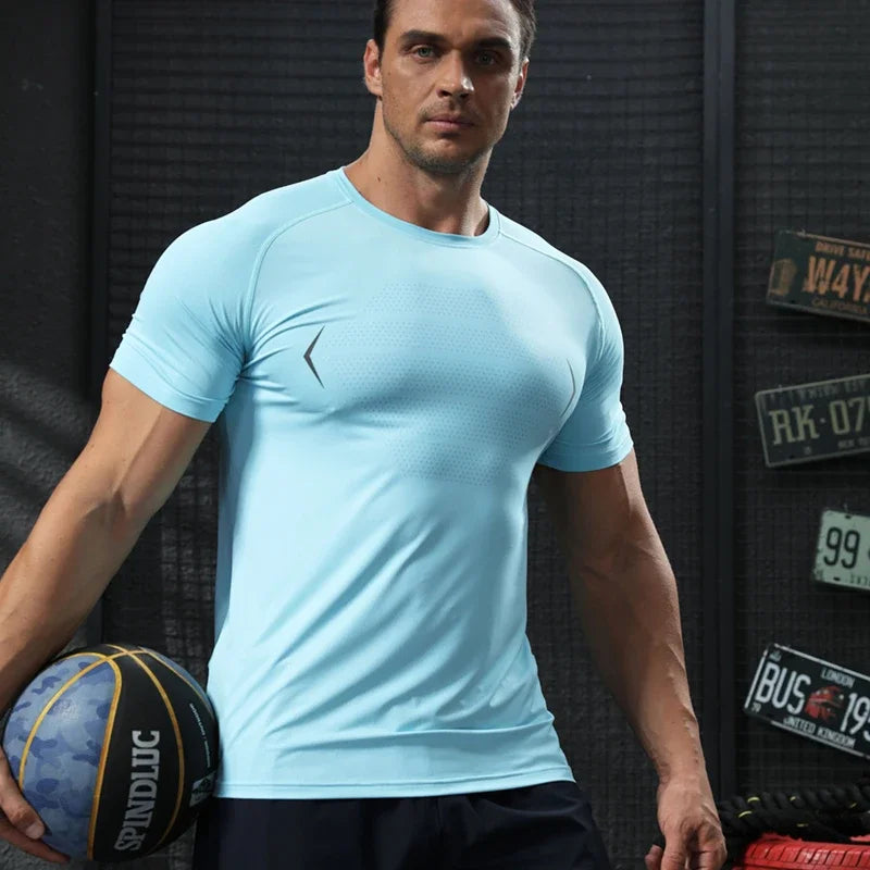 T-shirt de sport homme bleu clair extensible, idéal fitness et musculation