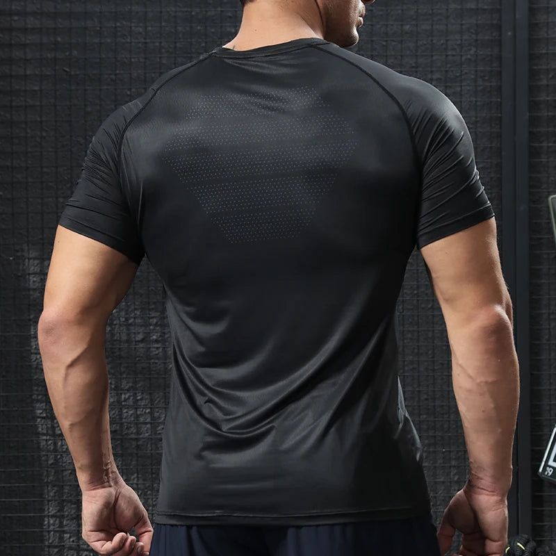 T-shirt de sport homme noir, coupe ajustée vue arrière