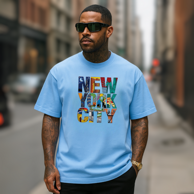  T-shirt NEW YORK CITY bleu ciel porté en ville – look moderne et décontracté