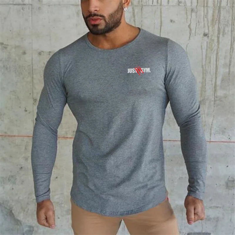T-shirt fitness homme gris ajusté pour entraînement

