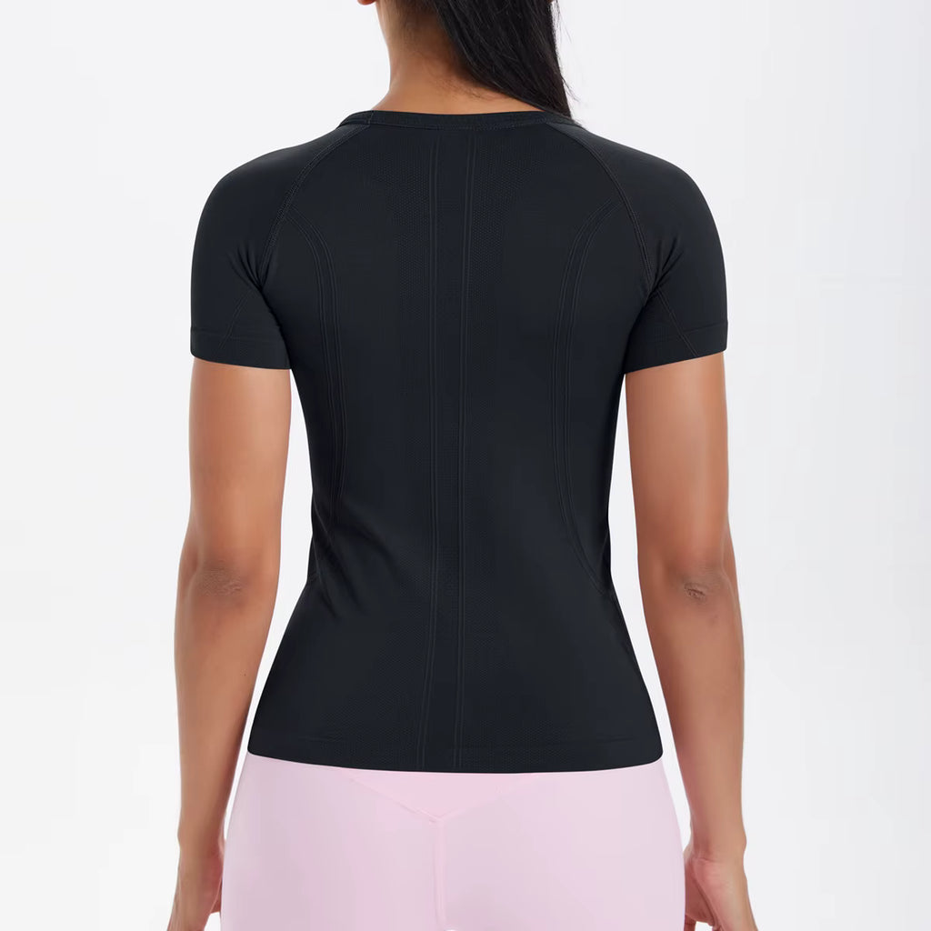 Dos du t-shirt sport femme noir, liberté de mouvement pour running et fitness
