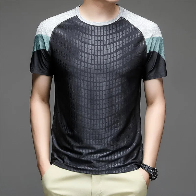 T-shirt sport homme noir respirant et extensible coupe ajustée idéal fitness et musculation
