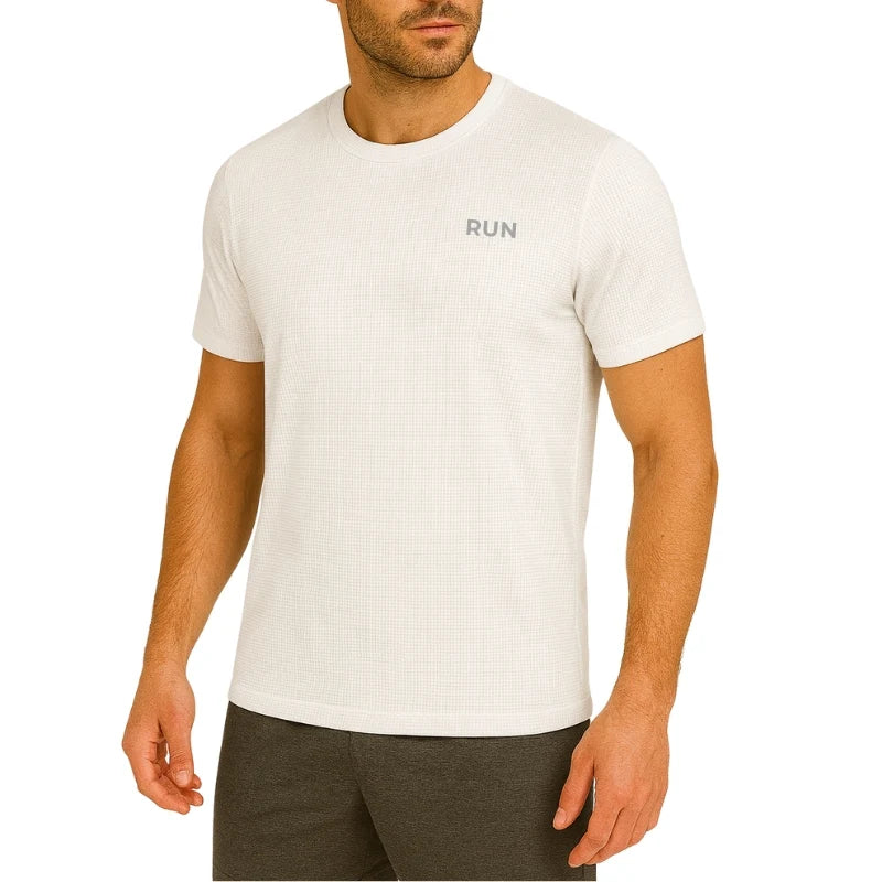 T-shirt sport homme blanc porté – coupe athlétique, respirant, léger – technologie UltraRespire